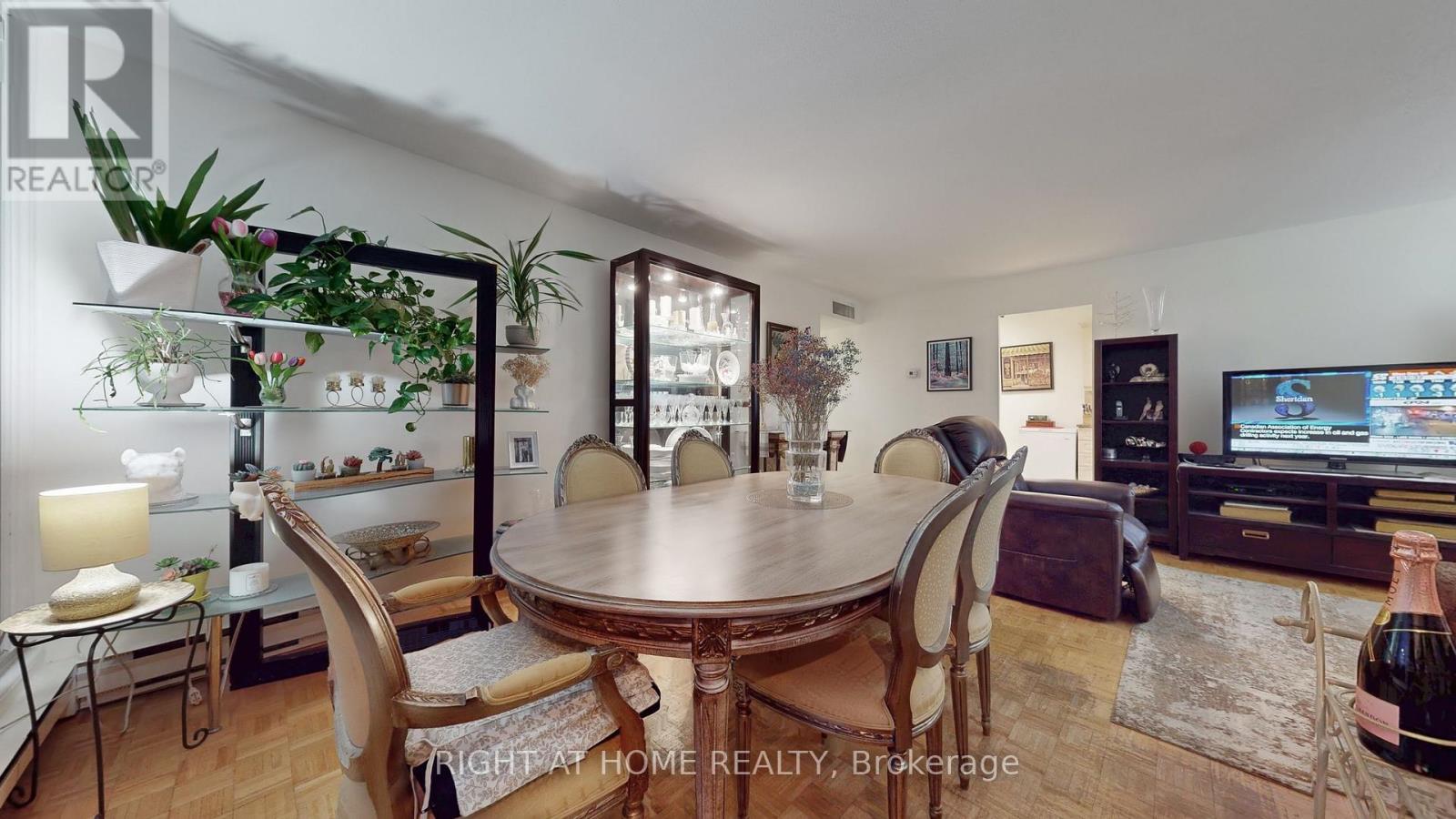 508 - 61 Richview Road, Toronto, Ontario  M9A 4M8 - Photo 5 - W12600282