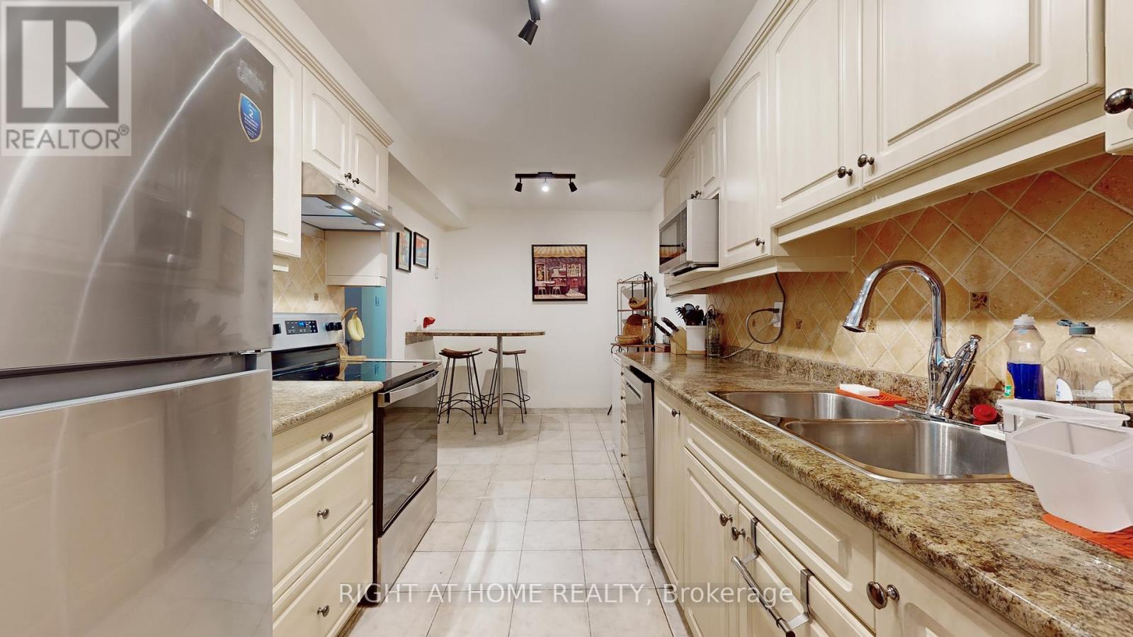 508 - 61 Richview Road, Toronto, Ontario  M9A 4M8 - Photo 6 - W12600282