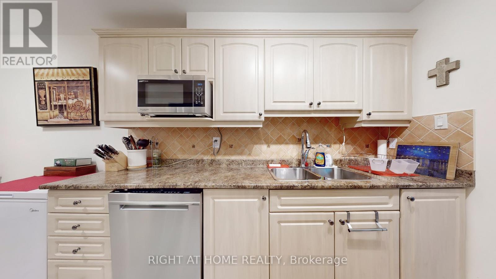 508 - 61 Richview Road, Toronto, Ontario  M9A 4M8 - Photo 9 - W12600282