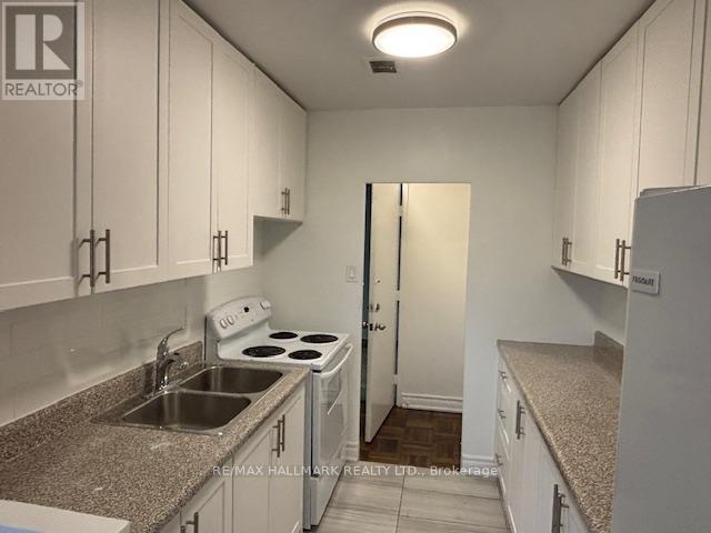 211 - 2 Newholm Road, Toronto, Ontario  M8Y 3M4 - Photo 5 - W12600290