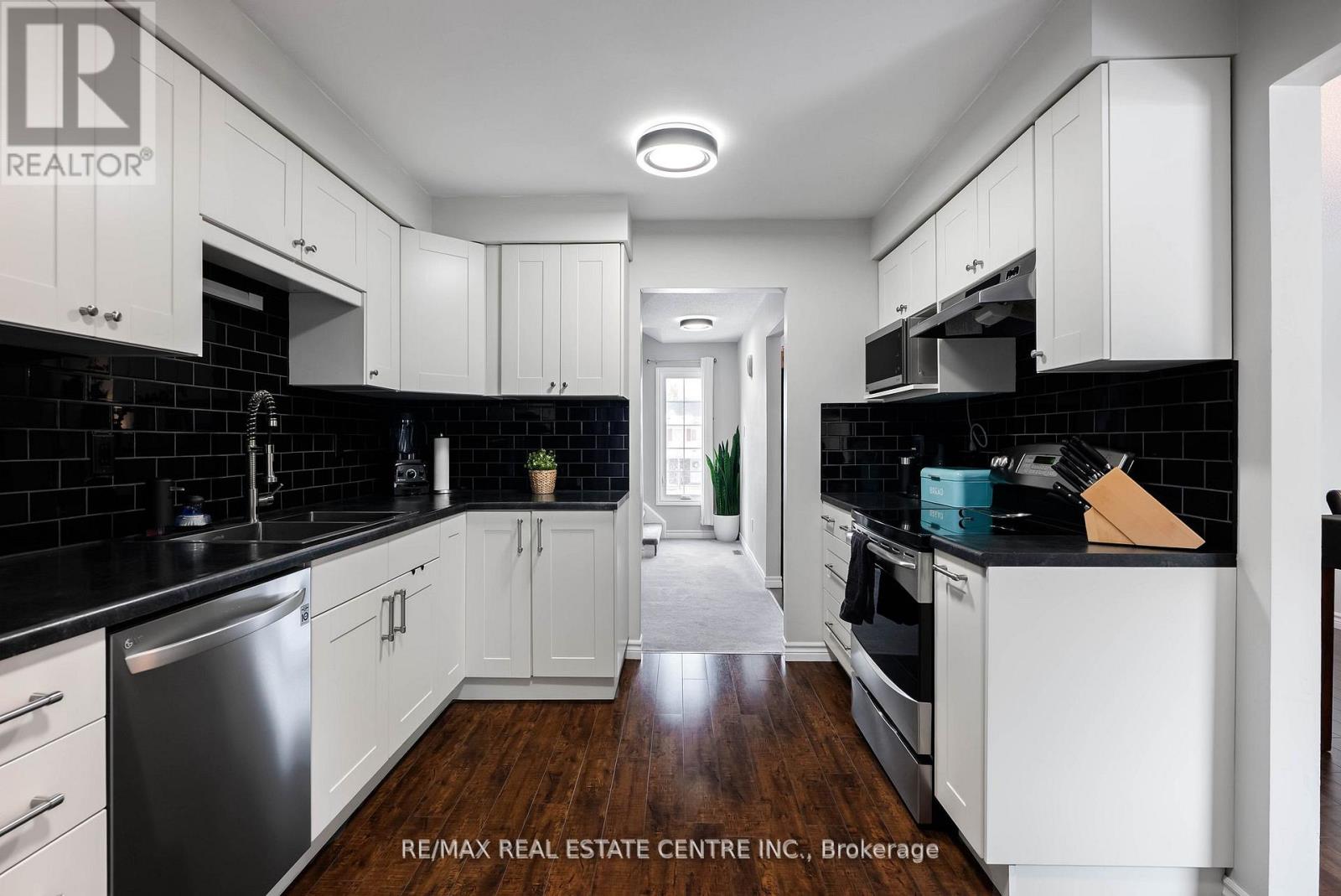 58 Lakeview Court, Orangeville, Ontario  L9W 4P2 - Photo 10 - W12600292