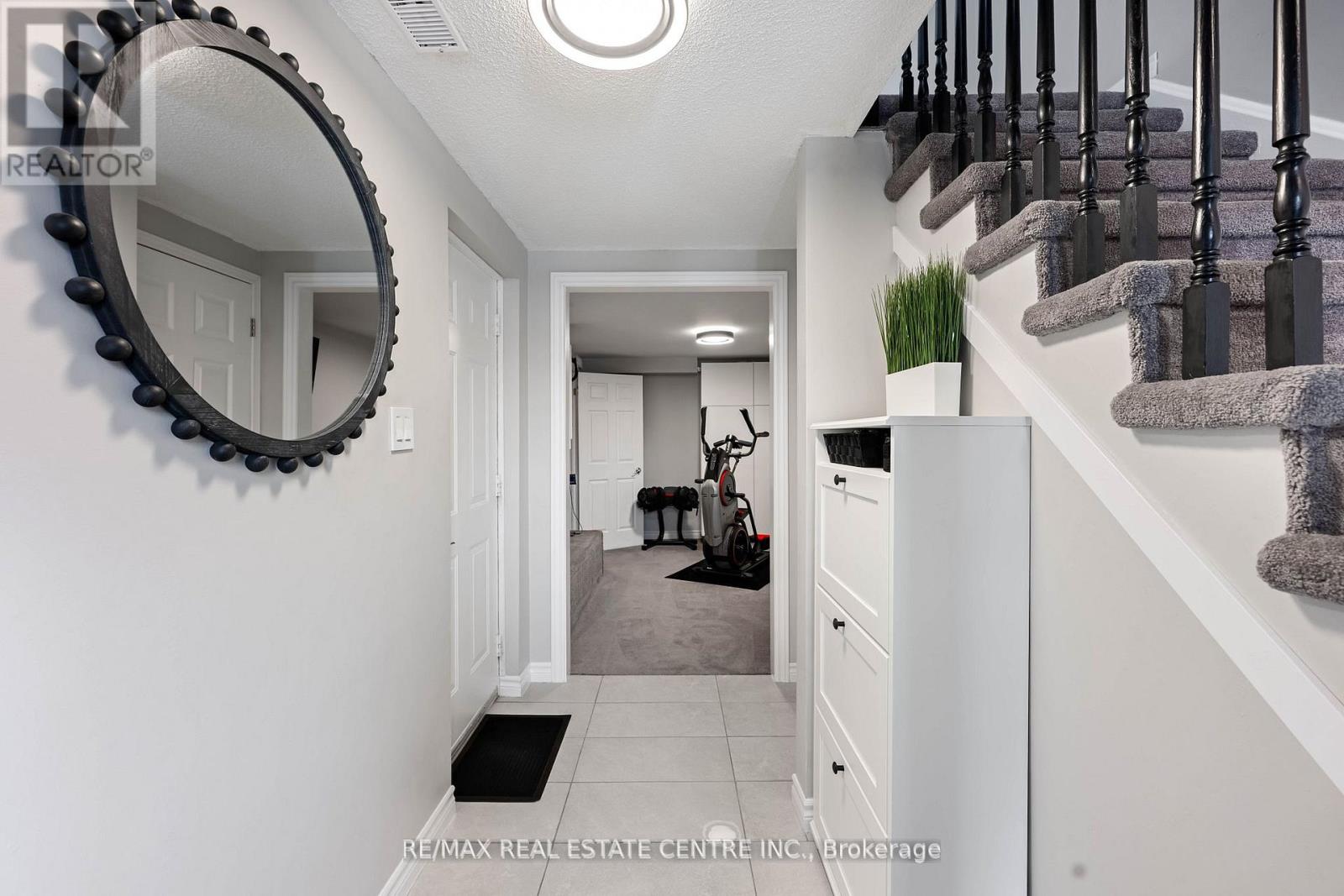 58 Lakeview Court, Orangeville, Ontario  L9W 4P2 - Photo 6 - W12600292