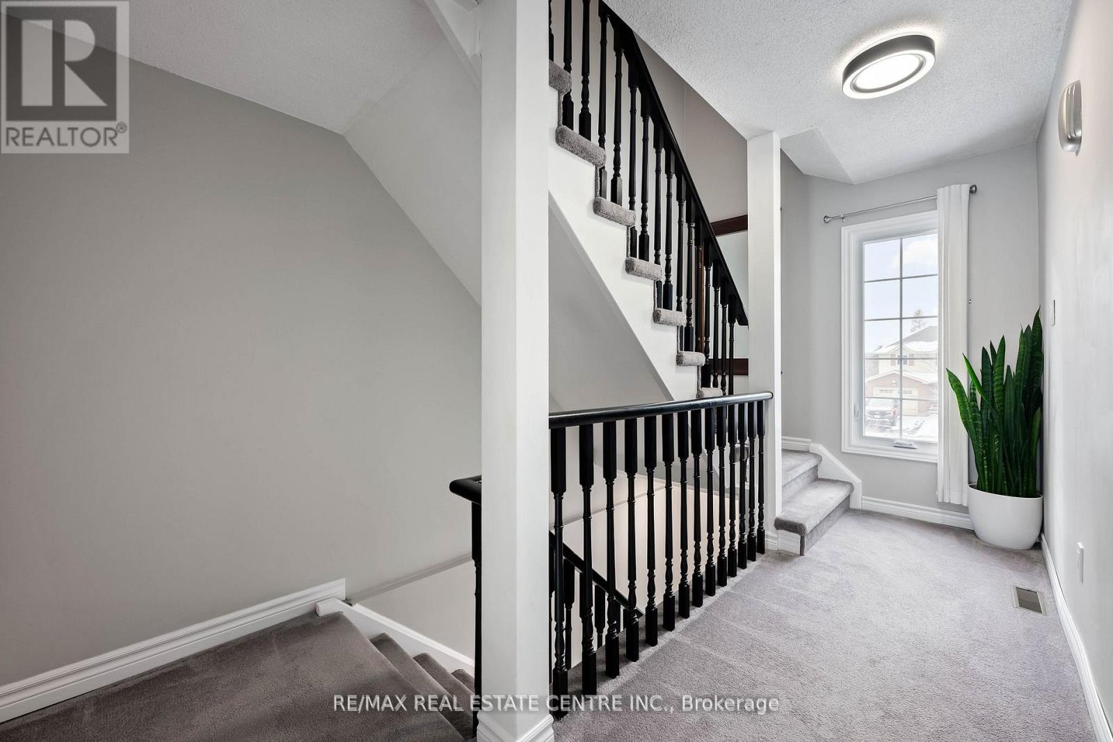 58 Lakeview Court, Orangeville, Ontario  L9W 4P2 - Photo 8 - W12600292