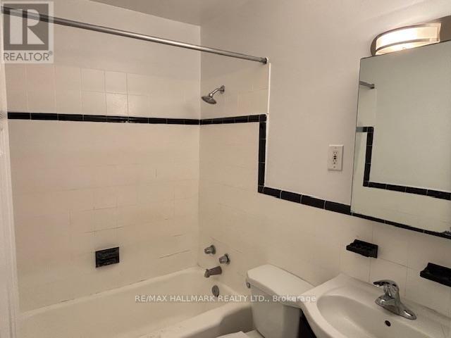 309 - 2 Kinsdale Boulevard, Toronto, Ontario  M8Y 1T7 - Photo 9 - W12600296