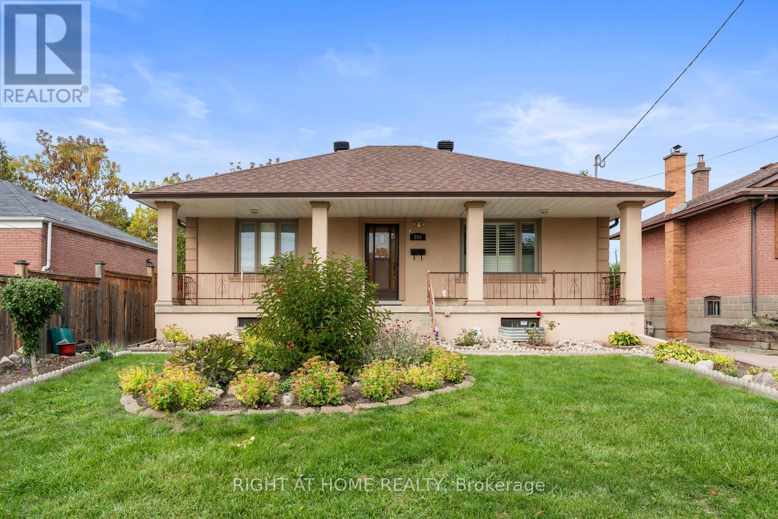 254 RICHARD CLARK DRIVE, Toronto, Ontario