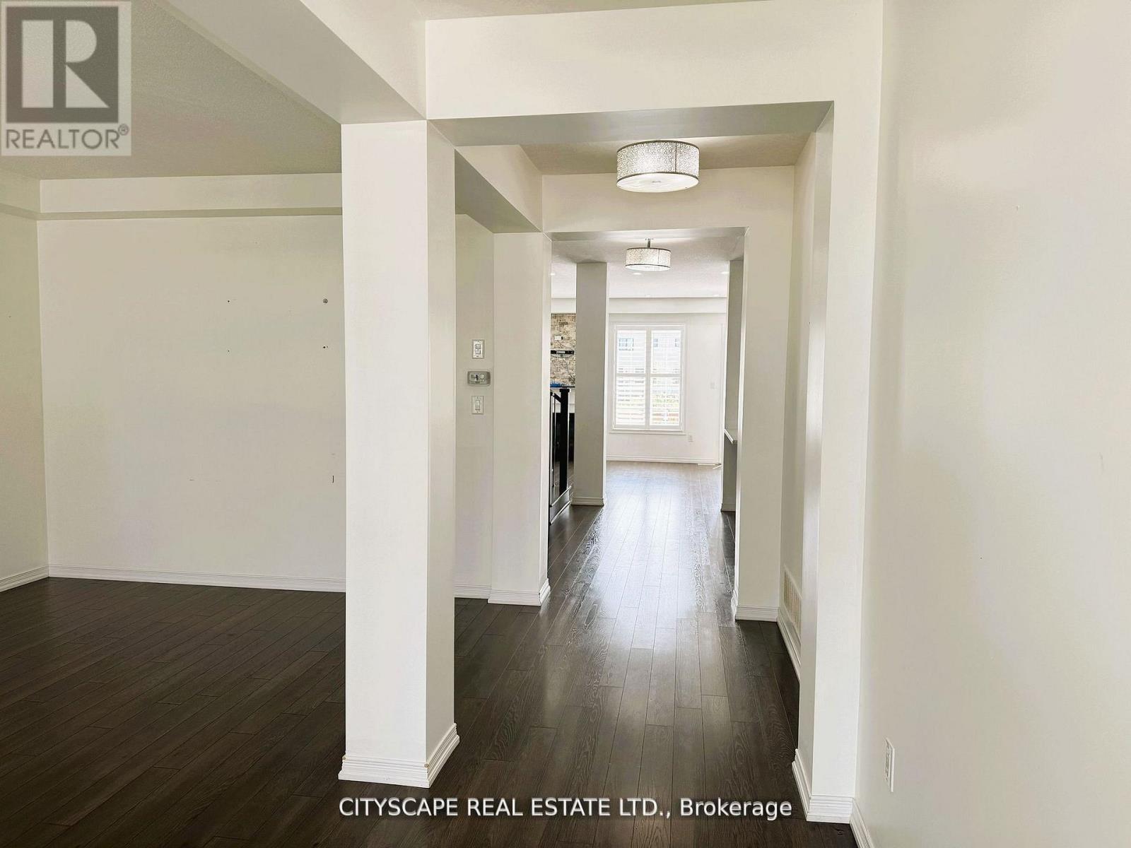 7646 Goldenrod Trail, Niagara Falls, Ontario  L2H 0K4 - Photo 5 - X12600288