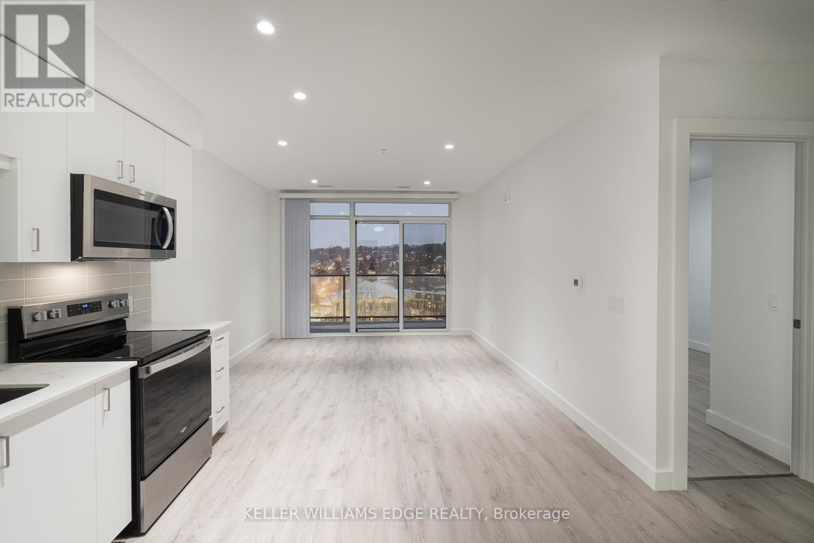 1008 - 15 Glebe Street, Cambridge, Ontario  N1S 0C3 - Photo 6 - X12600300