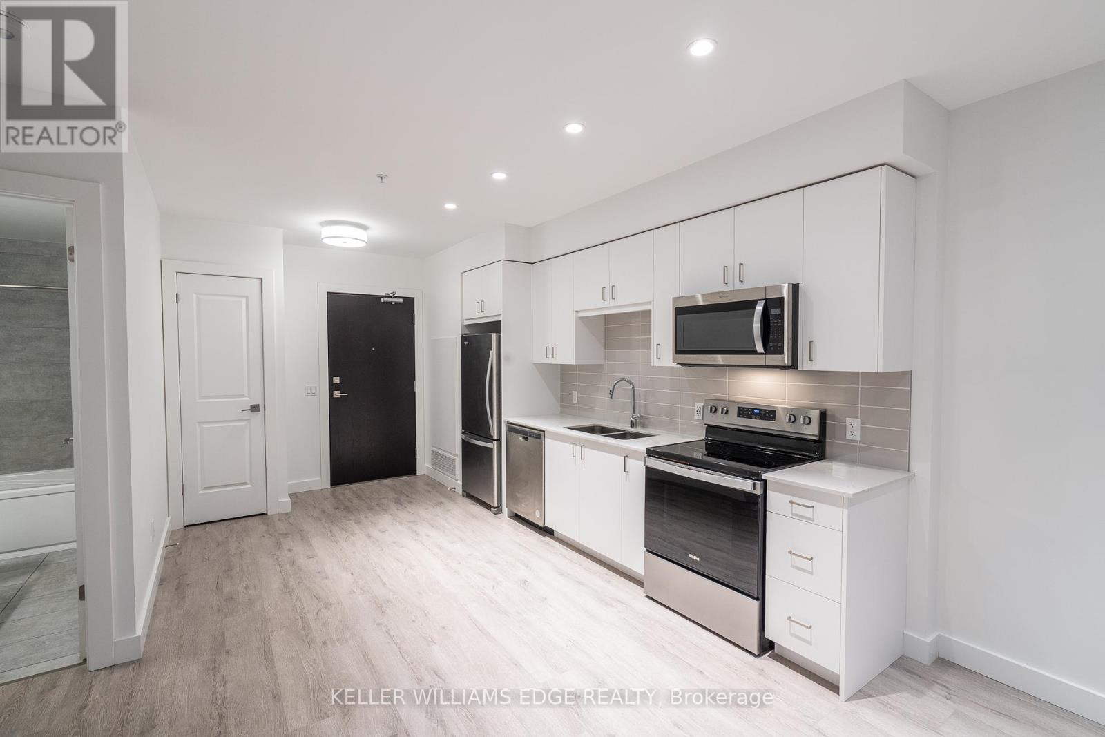 1008 - 15 Glebe Street, Cambridge, Ontario  N1S 0C3 - Photo 7 - X12600300