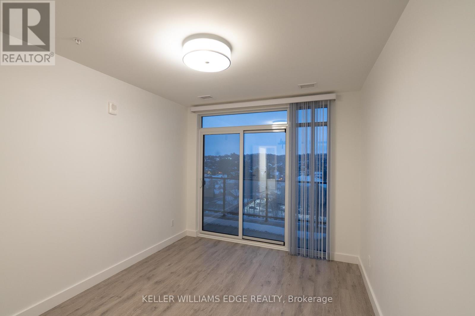 1008 - 15 Glebe Street, Cambridge, Ontario  N1S 0C3 - Photo 9 - X12600300