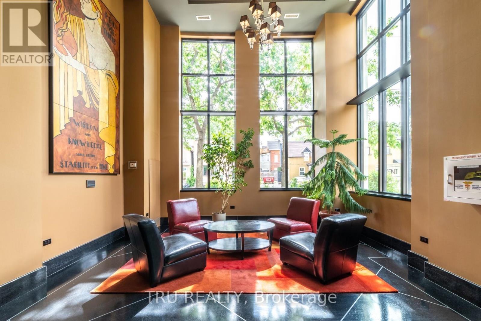 807 - 245 Kent Street, Ottawa, Ontario  K2P 0A5 - Photo 4 - X12600318