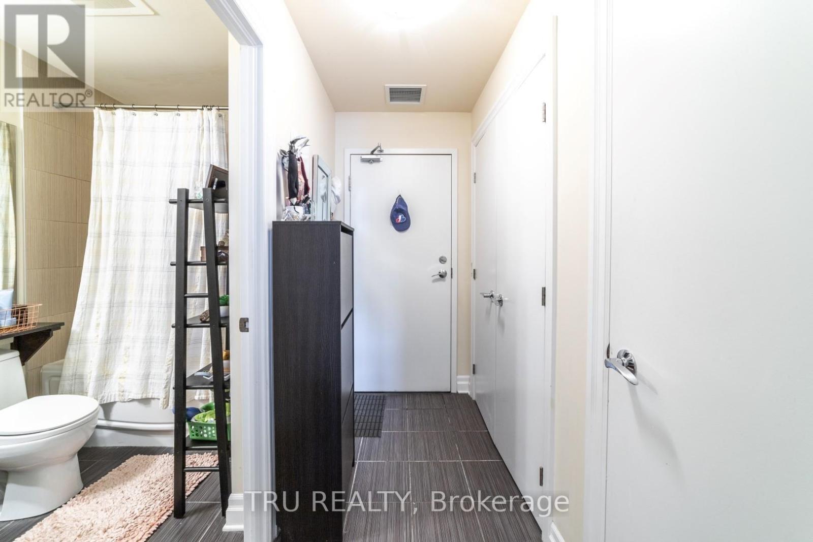 807 - 245 Kent Street, Ottawa, Ontario  K2P 0A5 - Photo 5 - X12600318