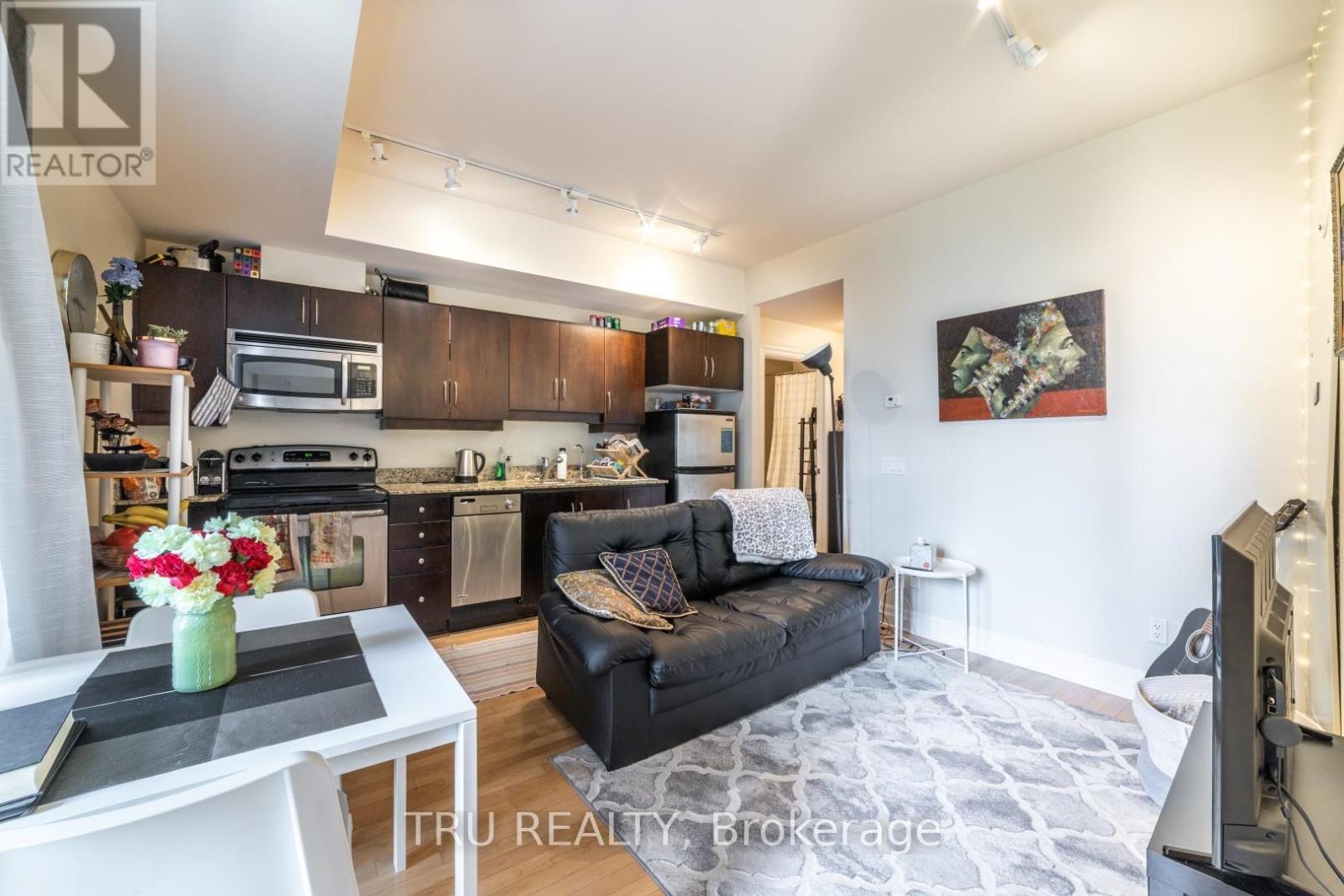 807 - 245 Kent Street, Ottawa, Ontario  K2P 0A5 - Photo 8 - X12600318