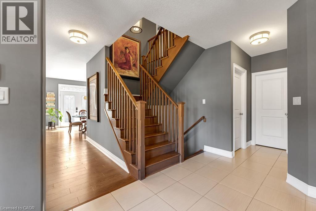 236 Mother's Street, Hamilton, Ontario  L9B 0E1 - Photo 5 - 40779111