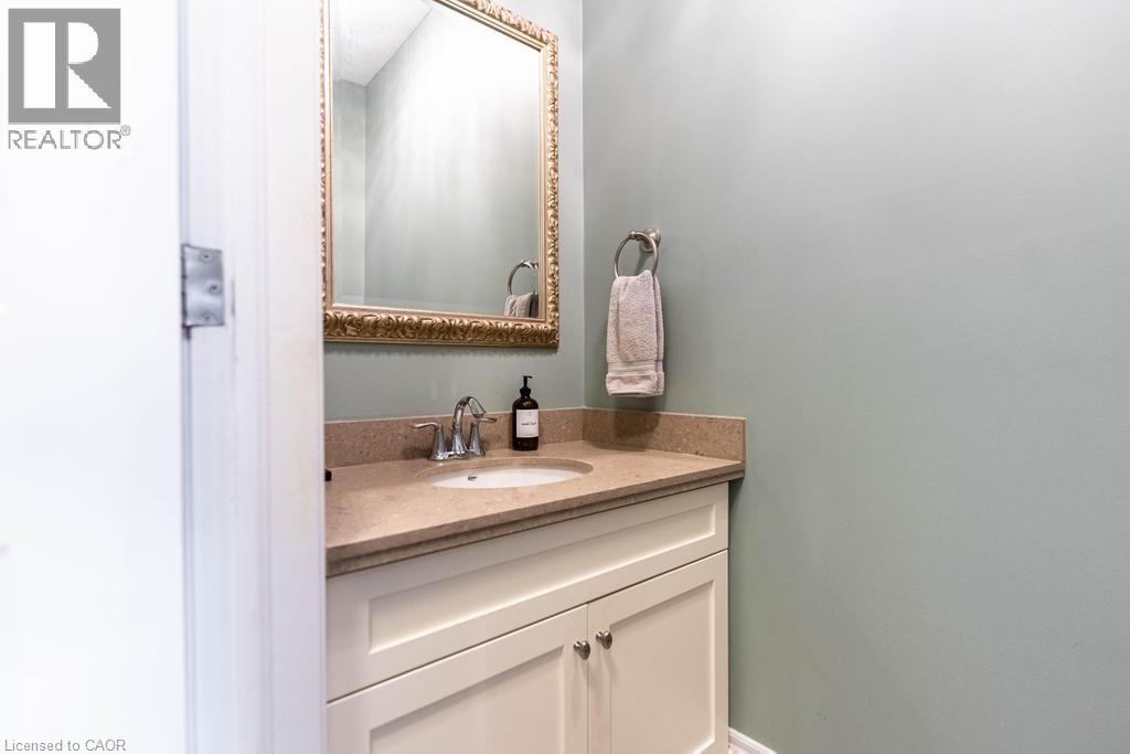 236 Mother's Street, Hamilton, Ontario  L9B 0E1 - Photo 6 - 40779111