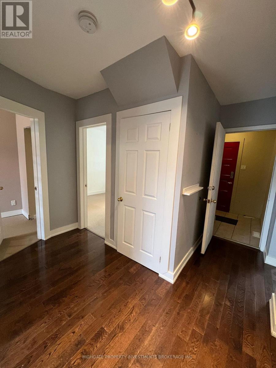 Main - 4 Kew Beach Avenue, Toronto, Ontario  M4L 1B7 - Photo 3 - E12461928