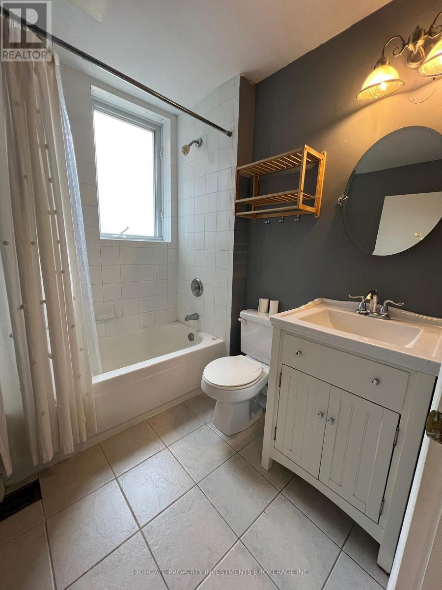 Main - 4 Kew Beach Avenue, Toronto, Ontario  M4L 1B7 - Photo 9 - E12461928