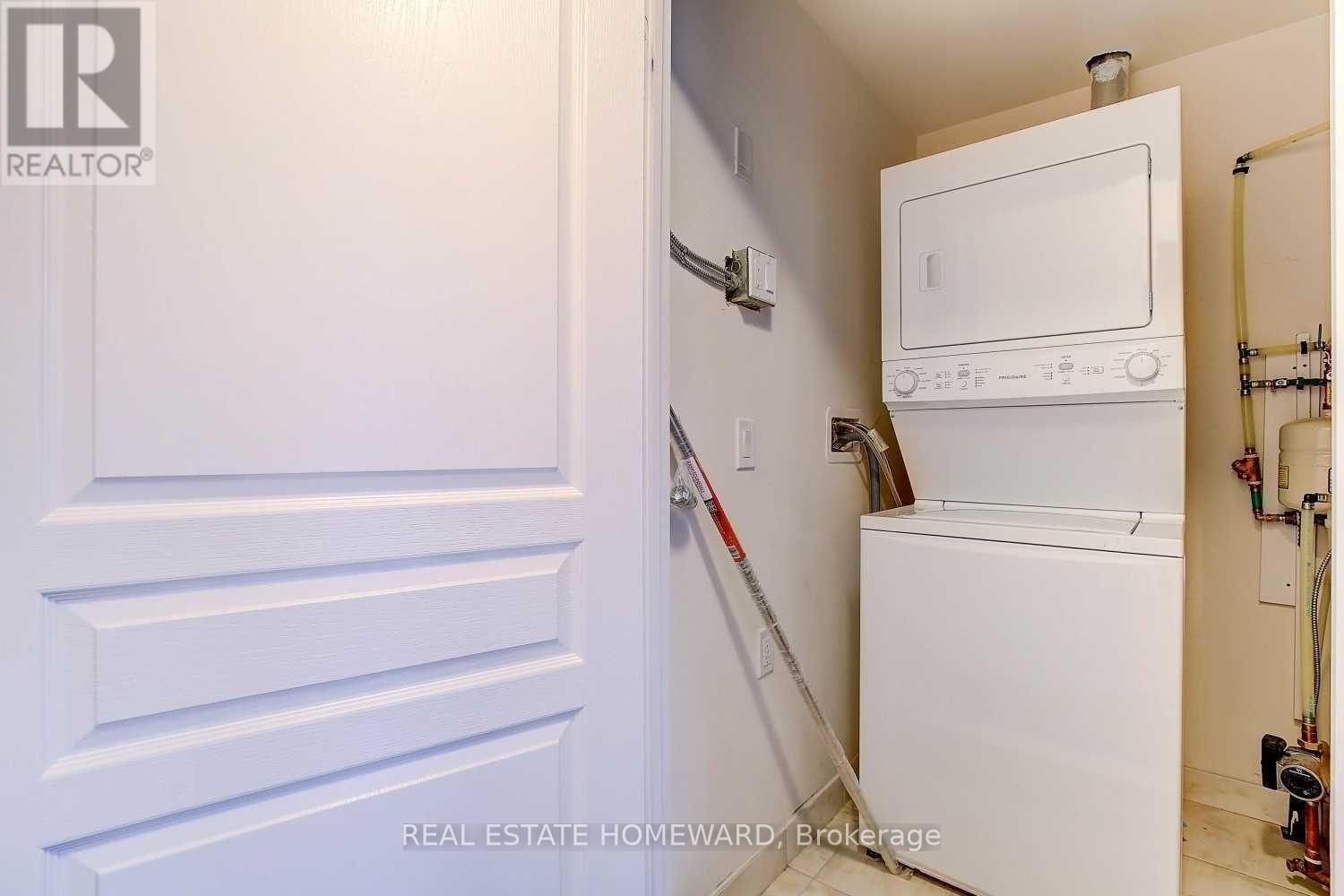 202 - 1100 Briar Hill Avenue, Toronto, Ontario  M6B 1M7 - Photo 15 - W12600312