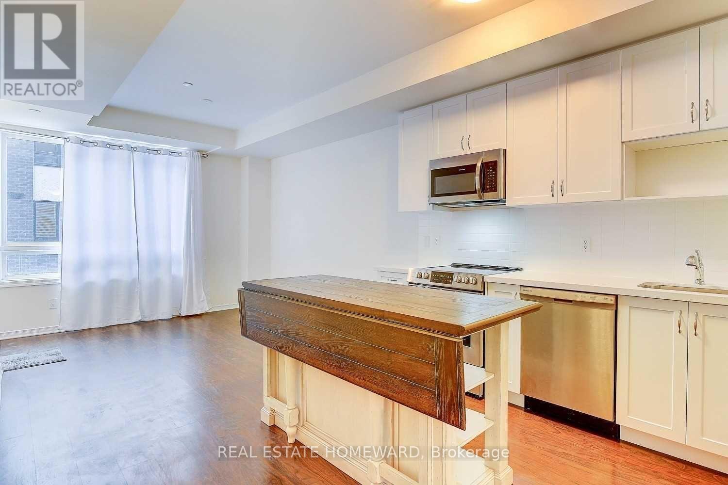 202 - 1100 Briar Hill Avenue, Toronto, Ontario  M6B 1M7 - Photo 6 - W12600312