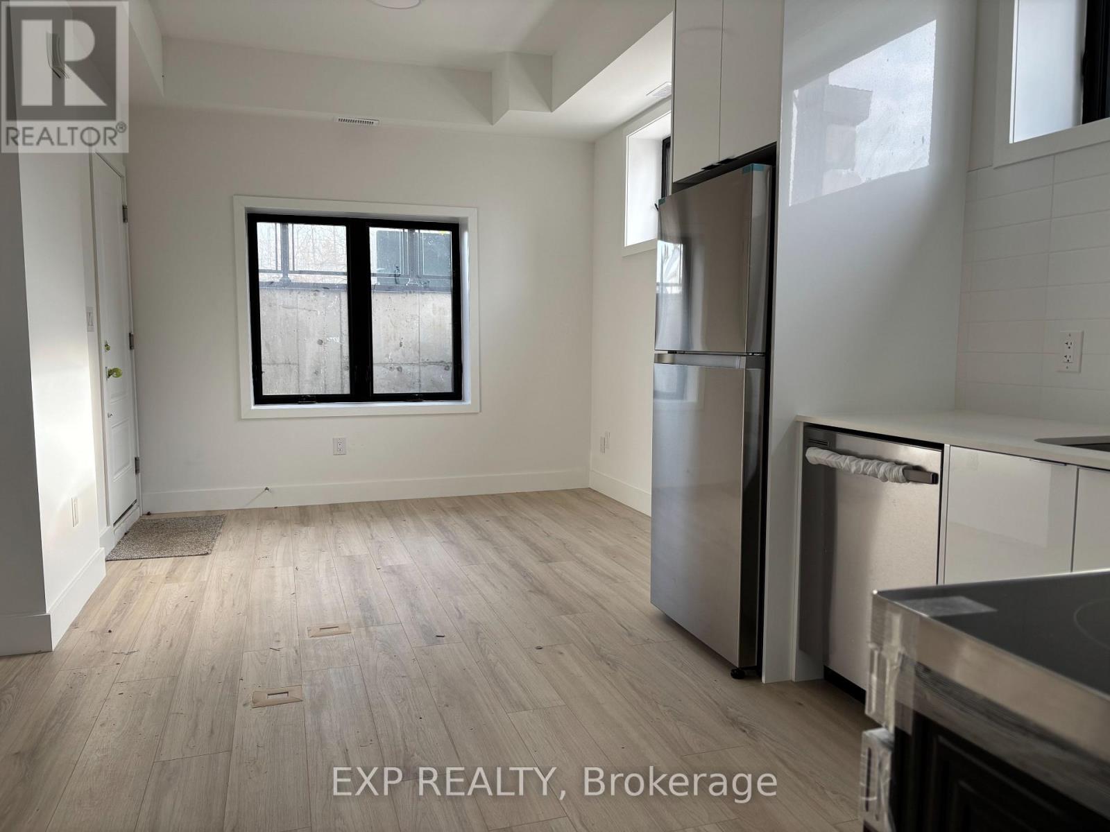 107 - 7277 Wilson Crescent, Niagara Falls, Ontario  L2G 4R8 - Photo 8 - X12600320