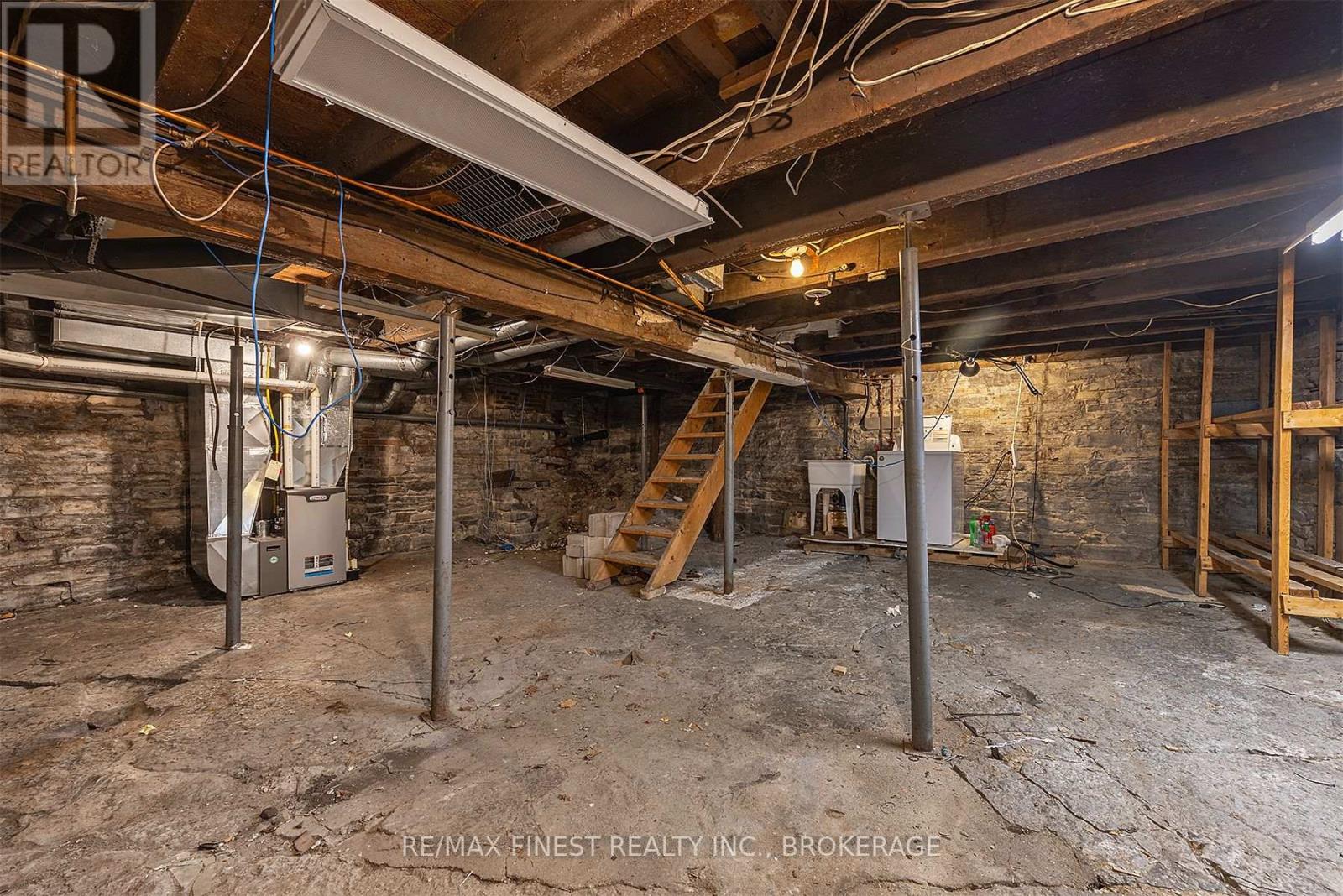 71 Rideau Street, Kingston, Ontario  K7K 2Z8 - Photo 32 - X12600398