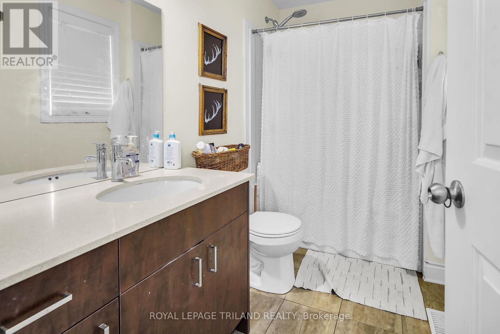 1310 Michael Circle, London East, Ontario  N5V 0B8 - Photo 23 - X12600350