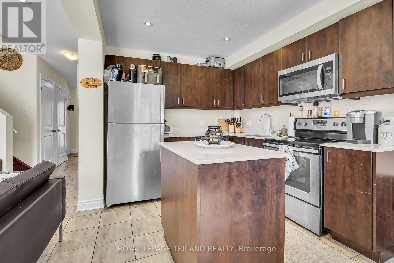 1310 Michael Circle, London East, Ontario  N5V 0B8 - Photo 7 - X12600350