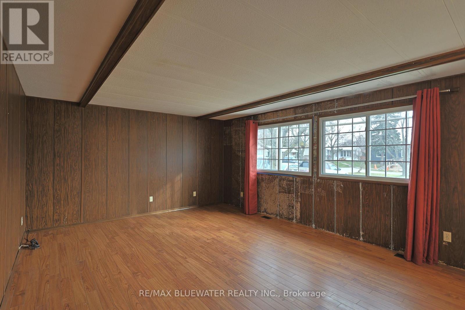 39 St Andrews Place, South Huron, Ontario  N0M 1T0 - Photo 10 - X12600374