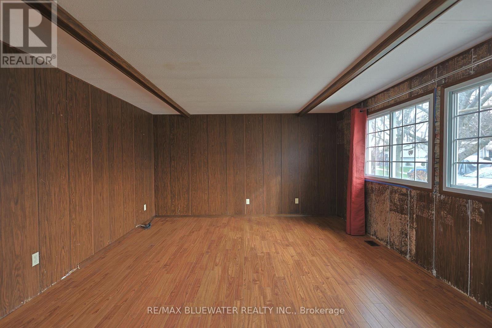 39 St Andrews Place, South Huron, Ontario  N0M 1T0 - Photo 11 - X12600374