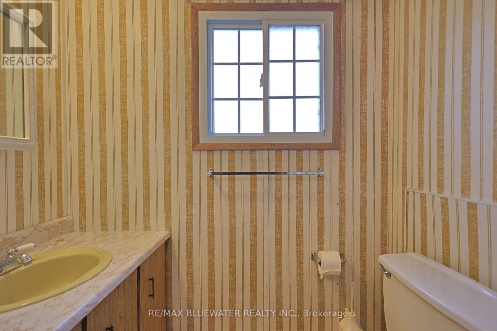 39 St Andrews Place, South Huron, Ontario  N0M 1T0 - Photo 21 - X12600374