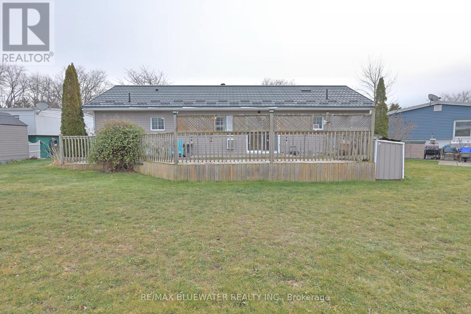 39 St Andrews Place, South Huron, Ontario  N0M 1T0 - Photo 24 - X12600374