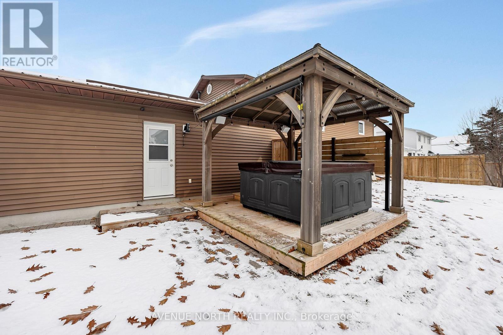 7028 Shadow Ridge Drive, Ottawa, Ontario  K4P 1B7 - Photo 35 - X12600324