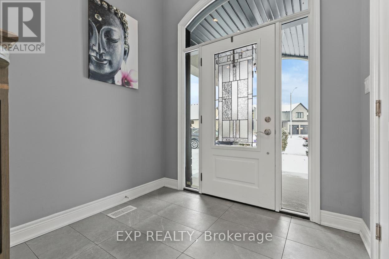 2756 Arrowsmith Court, Fort Erie, Ontario  L0S 1S0 - Photo 6 - X12600346