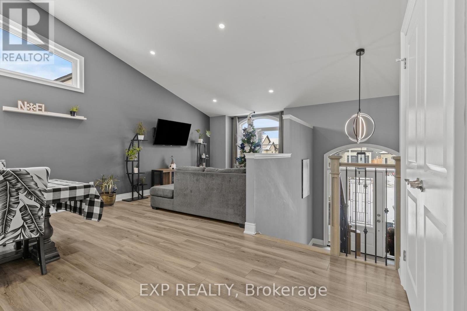 2756 Arrowsmith Court, Fort Erie, Ontario  L0S 1S0 - Photo 8 - X12600346