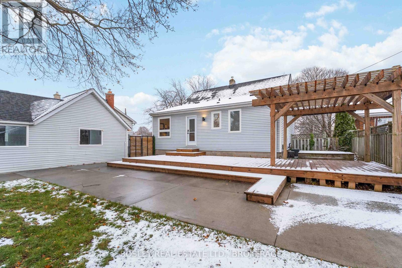 65 Glen Park Road, St. Catharines, Ontario  L2N 3E5 - Photo 37 - X12600400