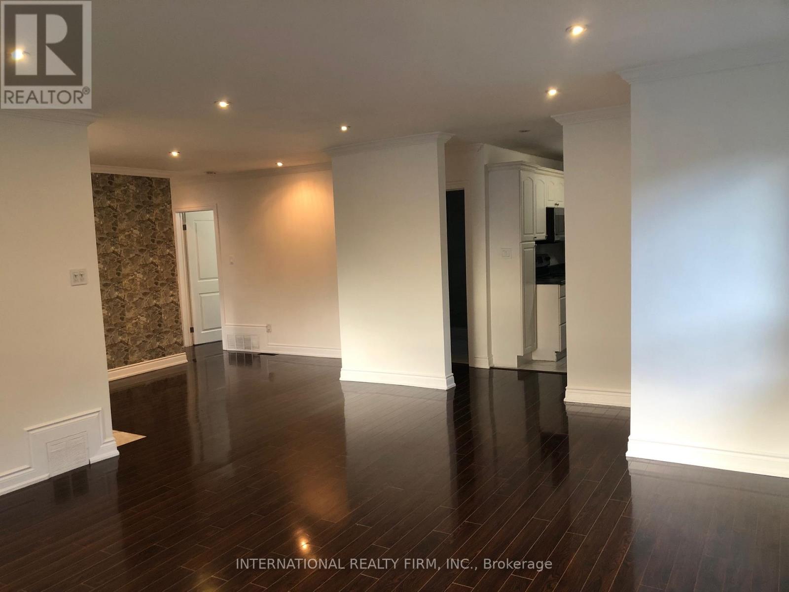 55 Kenton Drive, Toronto (Newtonbrook West), Ontario  M2R 2H9 - Photo 4 - C12600352