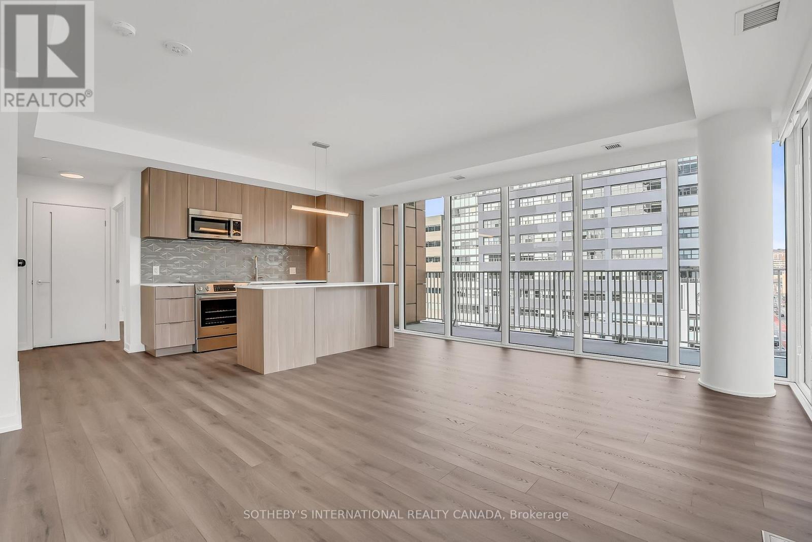 704 - 88 Bathurst Street, Toronto, Ontario  M5V 0W8 - Photo 1 - C12600364