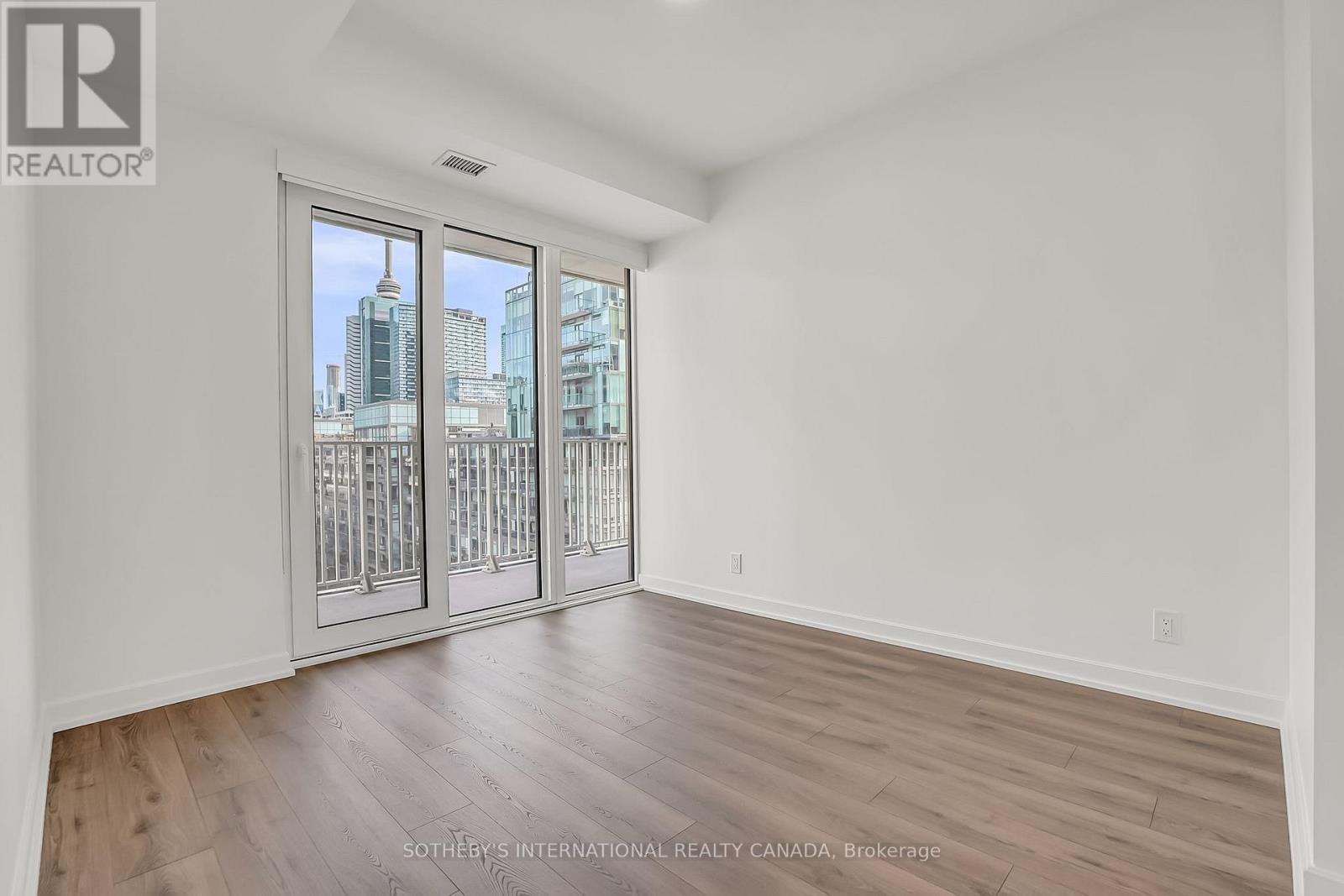 704 - 88 Bathurst Street, Toronto, Ontario  M5V 0W8 - Photo 17 - C12600364