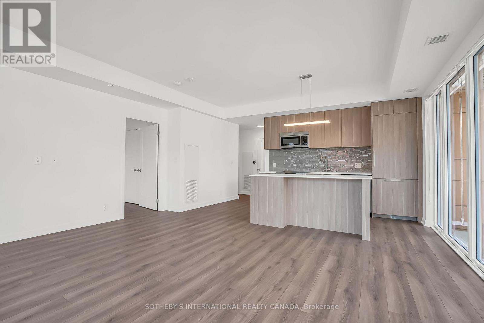 704 - 88 Bathurst Street, Toronto, Ontario  M5V 0W8 - Photo 3 - C12600364