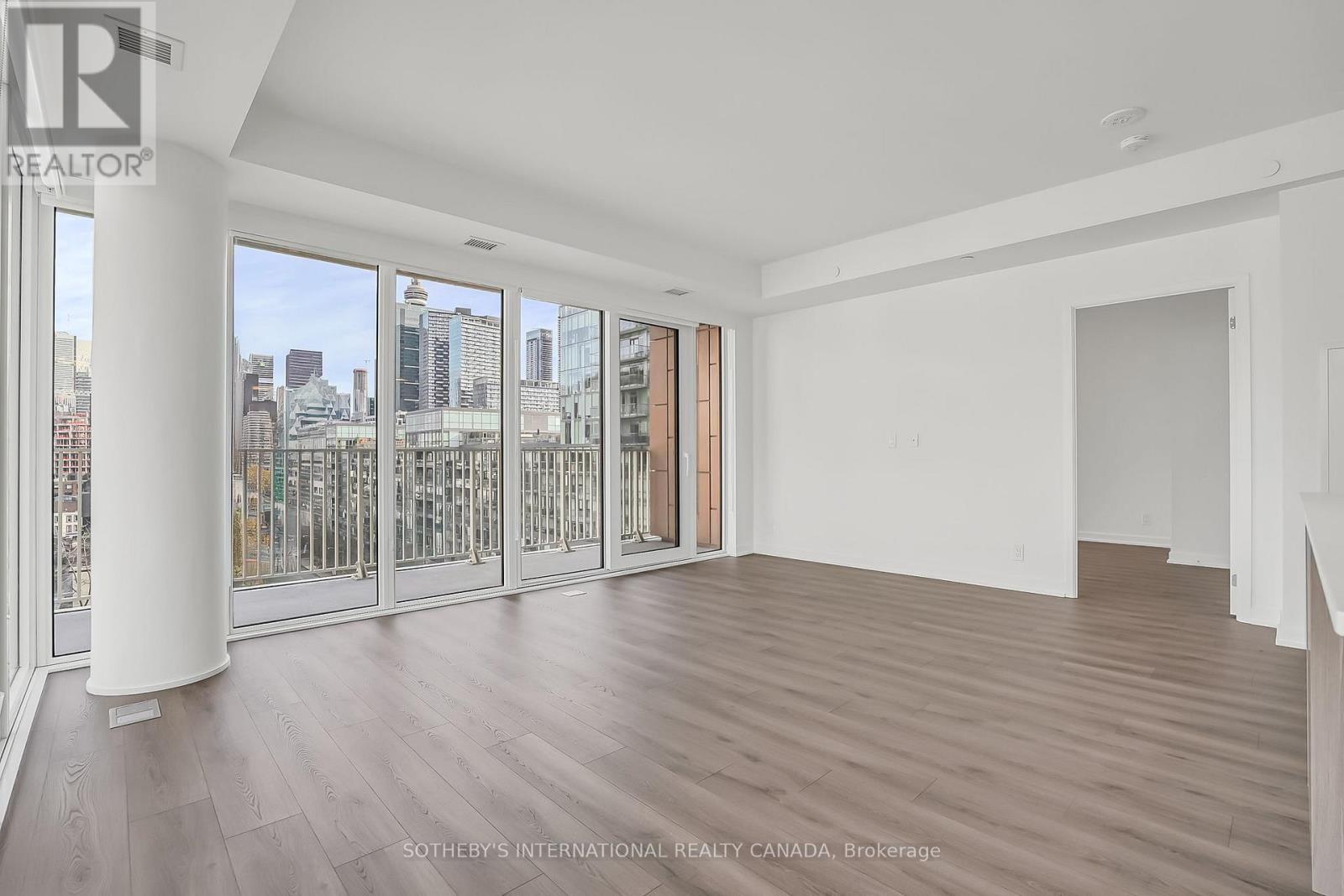 704 - 88 Bathurst Street, Toronto, Ontario  M5V 0W8 - Photo 4 - C12600364