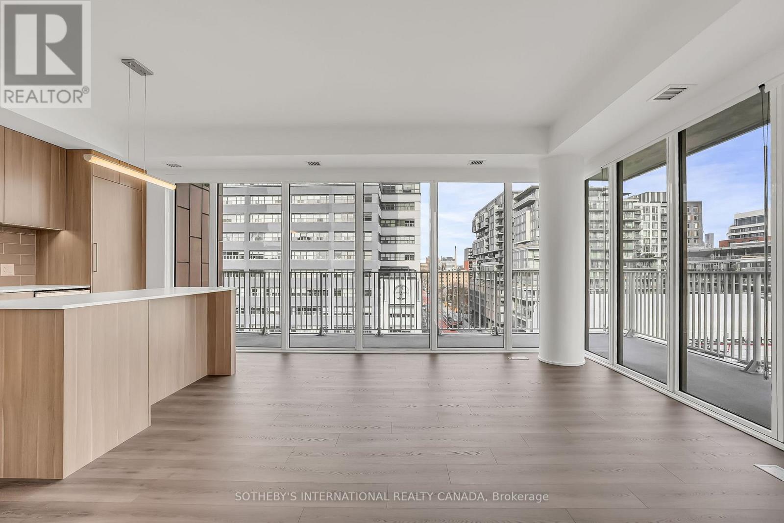 704 - 88 Bathurst Street, Toronto, Ontario  M5V 0W8 - Photo 5 - C12600364