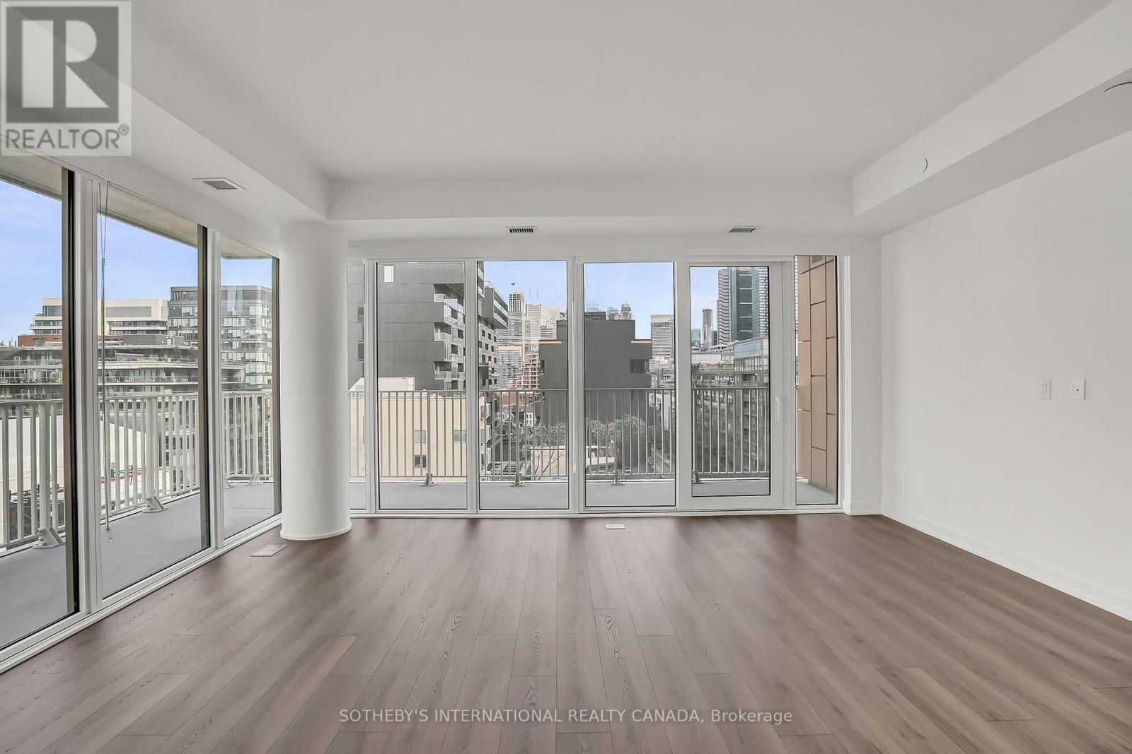 704 - 88 Bathurst Street, Toronto, Ontario  M5V 0W8 - Photo 6 - C12600364