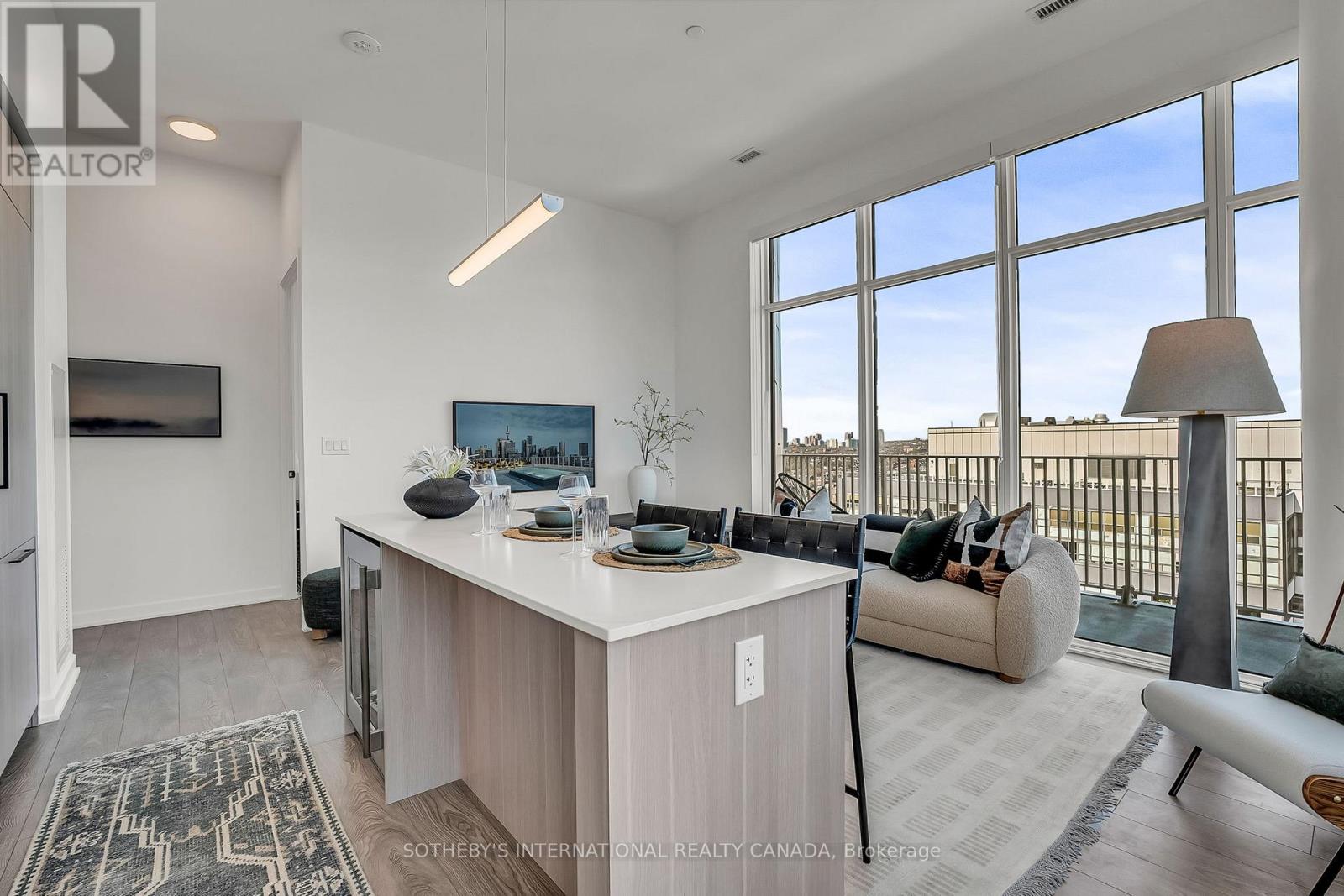 1404 - 88 Bathurst Street, Toronto (Niagara), Ontario  M5V 0W8 - Photo 3 - C12600368