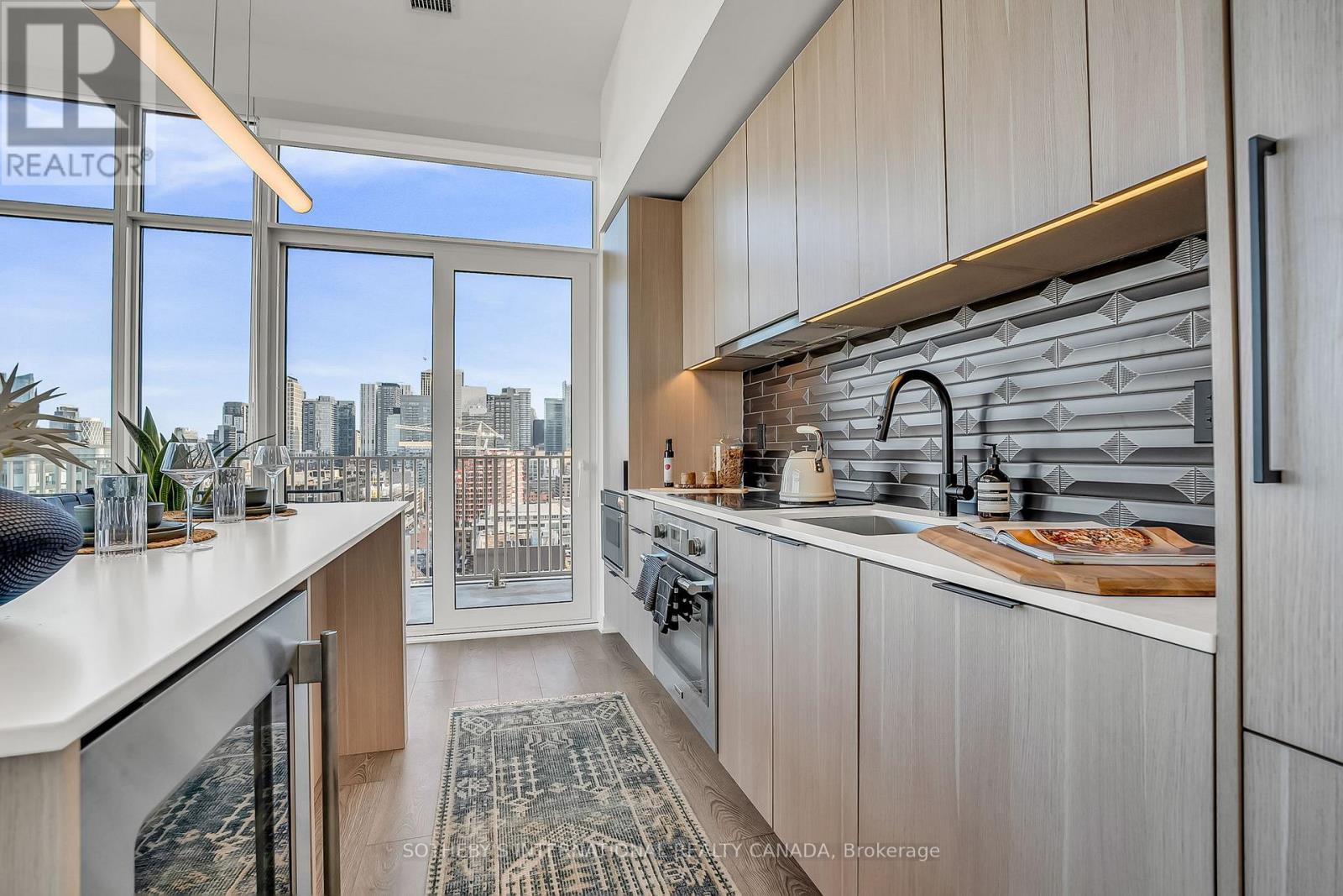 1404 - 88 Bathurst Street, Toronto (Niagara), Ontario  M5V 0W8 - Photo 5 - C12600368