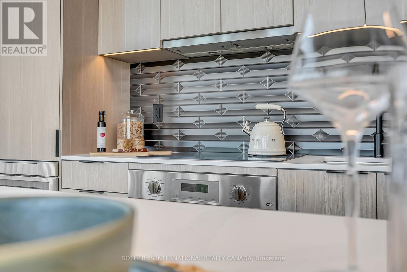 1404 - 88 Bathurst Street, Toronto (Niagara), Ontario  M5V 0W8 - Photo 6 - C12600368