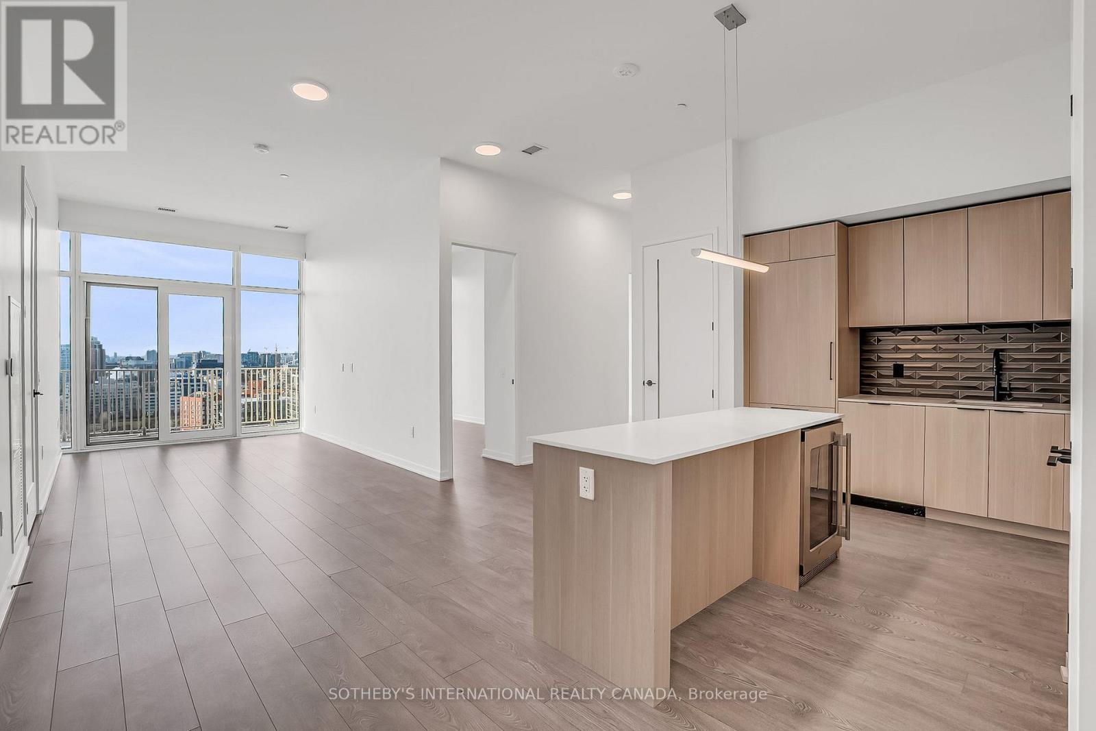 Ph17 - 88 Bathurst Street, Toronto, Ontario  M5V 0W8 - Photo 2 - C12600372