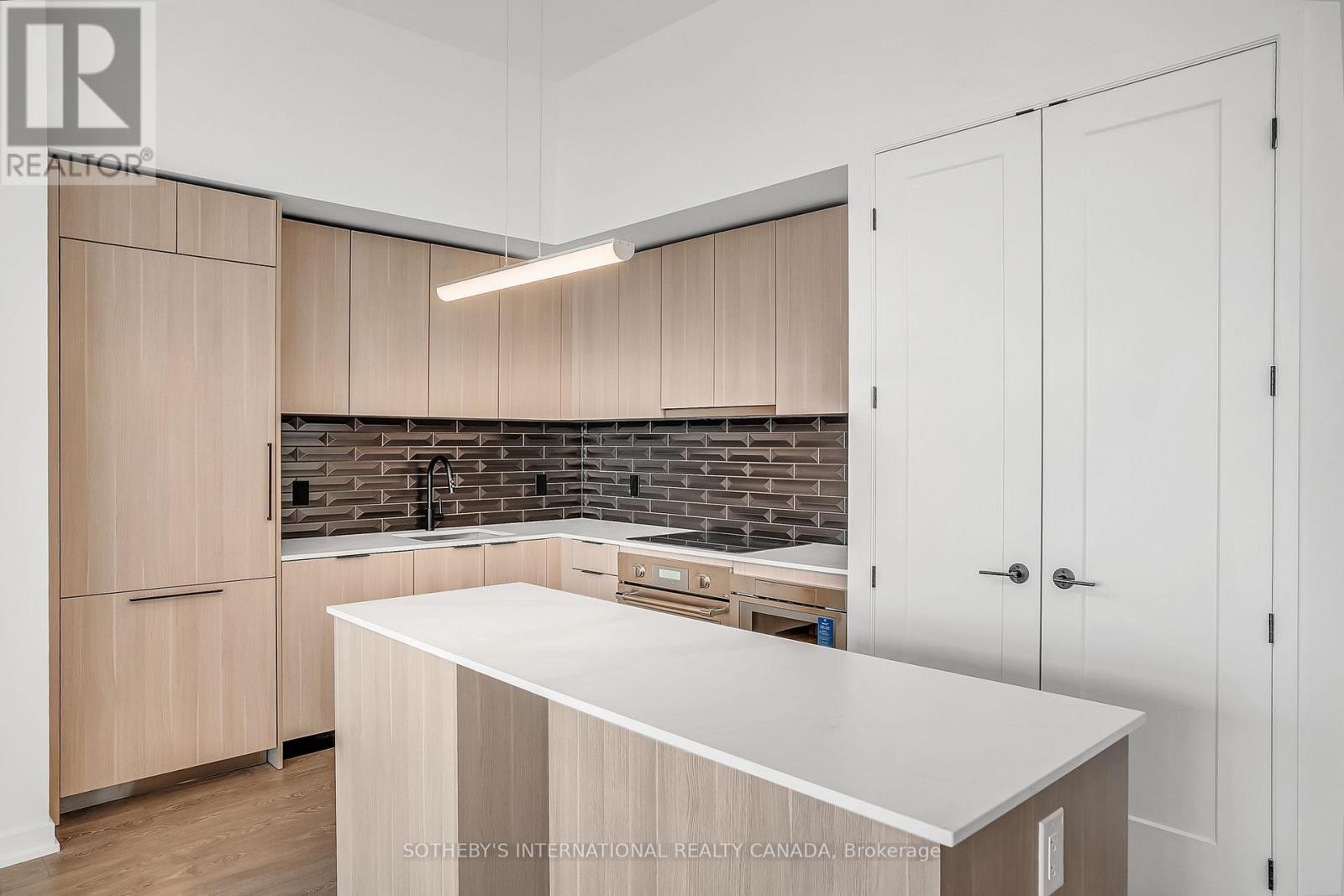 Ph17 - 88 Bathurst Street, Toronto, Ontario  M5V 0W8 - Photo 4 - C12600372