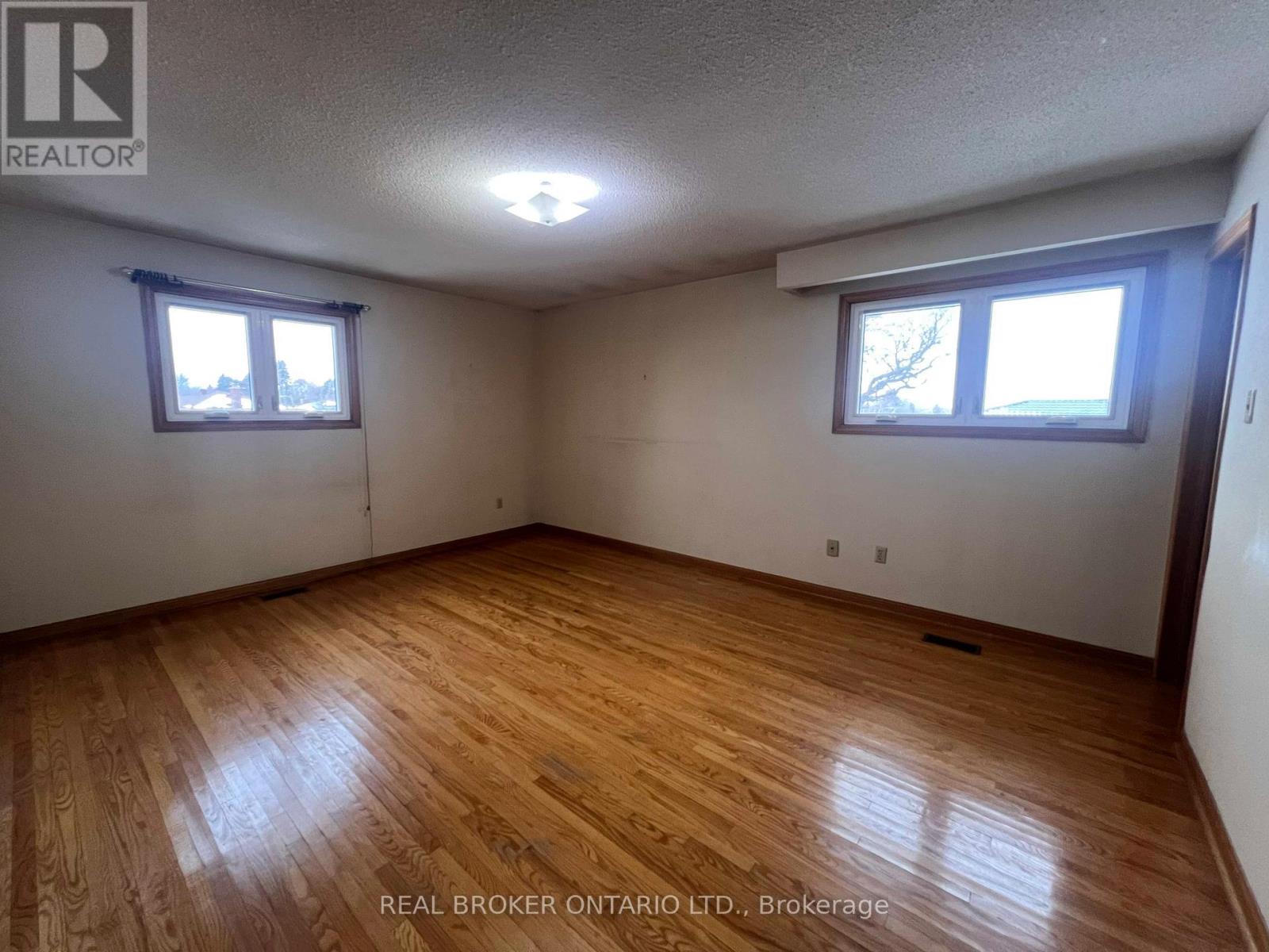 41 Cleethorpes Boulevard, Toronto, Ontario  M1S 2S7 - Photo 17 - E12600380