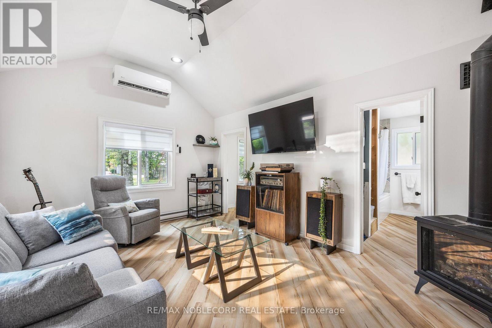 742 9th Line, Innisfil, Ontario  L9S 3Y6 - Photo 13 - N12600384