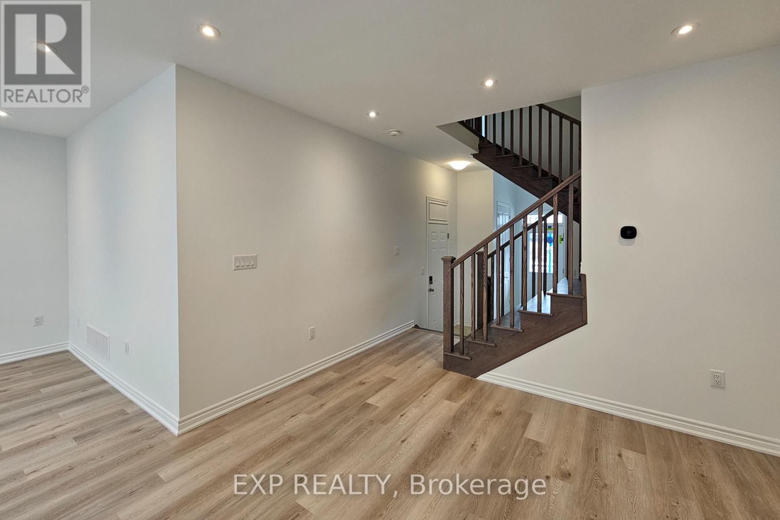 8 Vinewood Crescent, Barrie, Ontario  L9J 0B7 - Photo 12 - S12600330