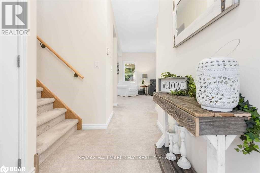 214 Isabella Drive, Orillia, Ontario  L3V 8K7 - Photo 3 - S12600332